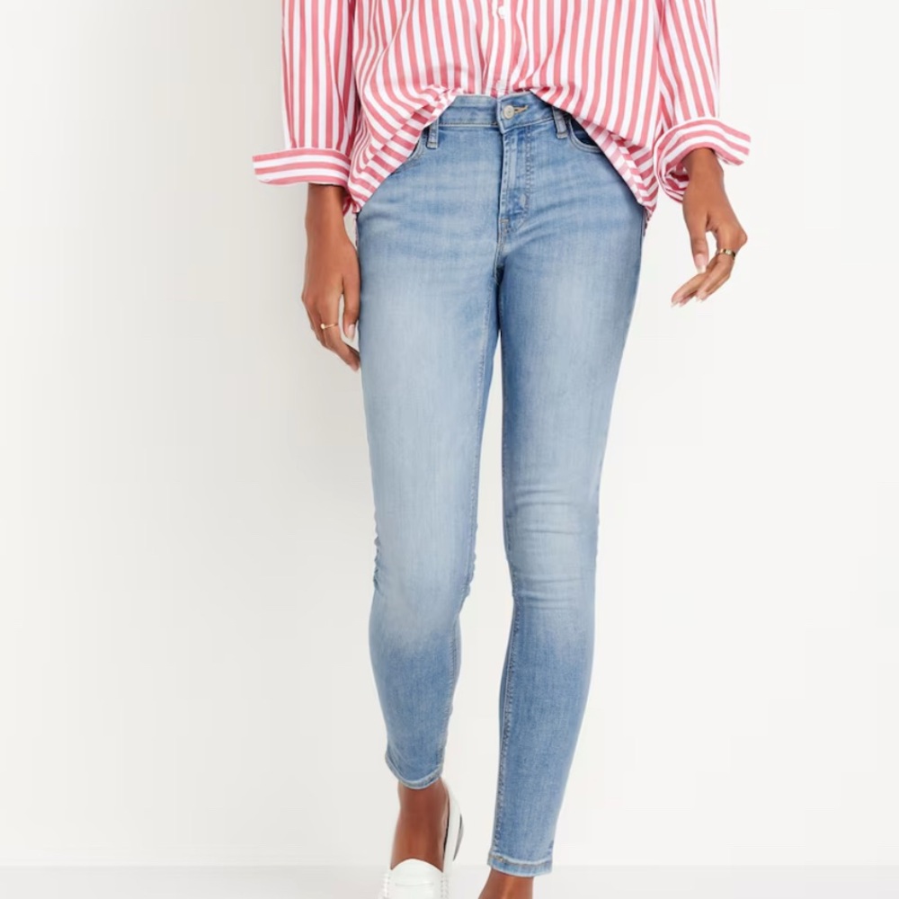 Old Navy Light Wash Mid Rise Rockstar Super Skinny Jeans 10